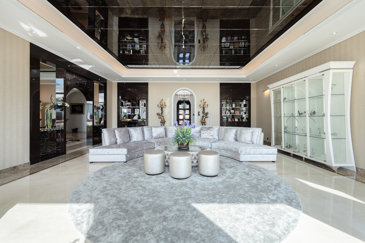 5 Bedrooms Villa in Sector P