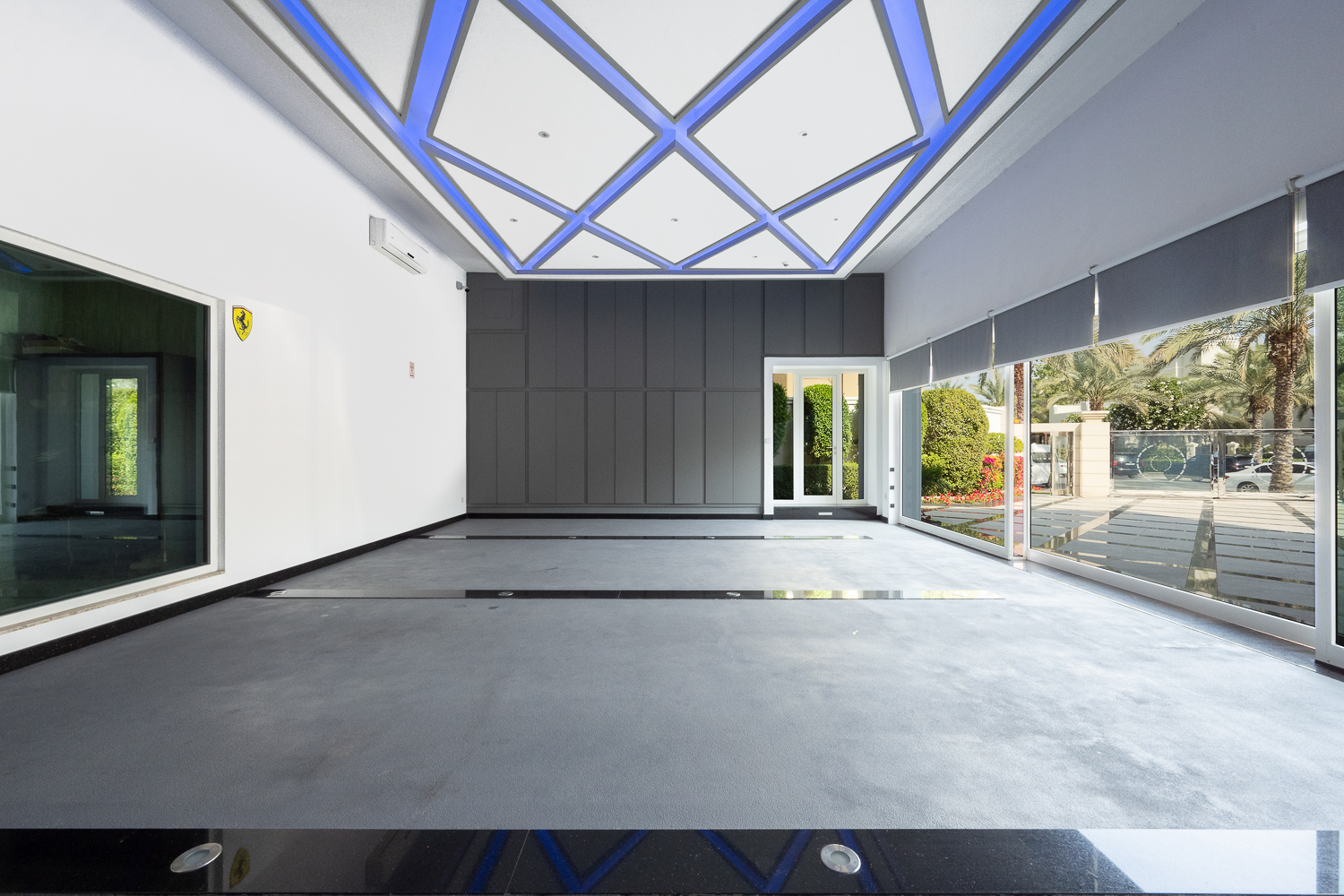 5 Bedrooms Villa in Sector P