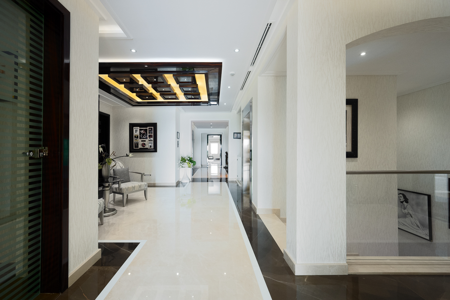 5 Bedrooms Villa in Sector P