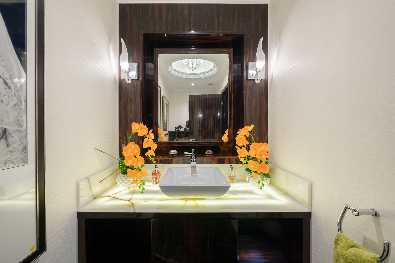 5 Bedrooms Villa in Sector P