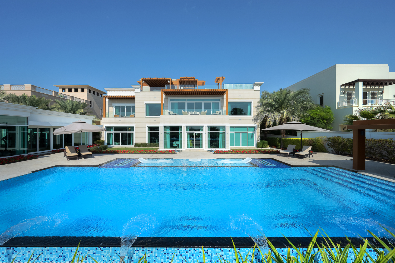 5 Bedrooms Villa in Sector P