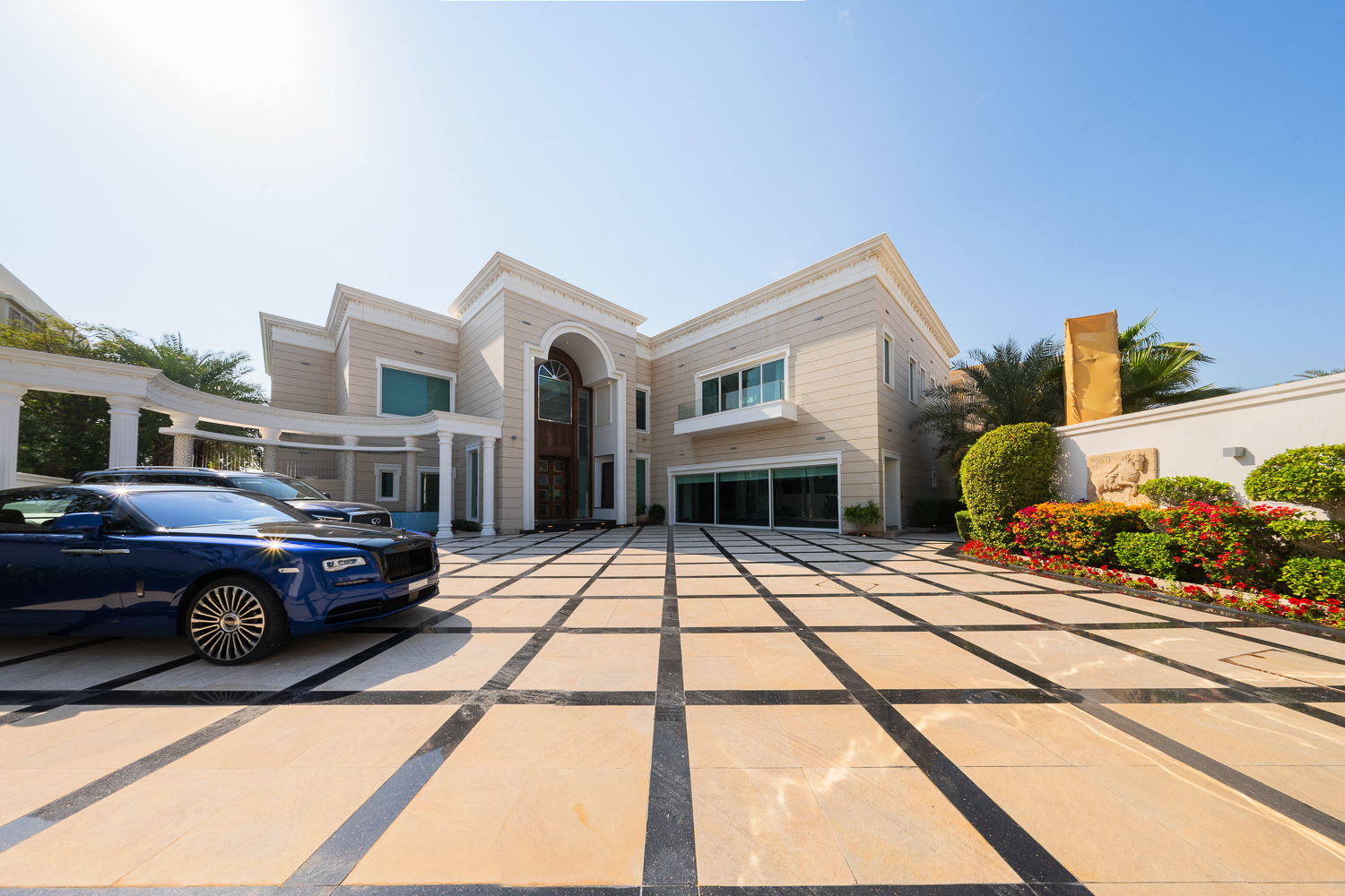 5 Bedrooms Villa in Sector P