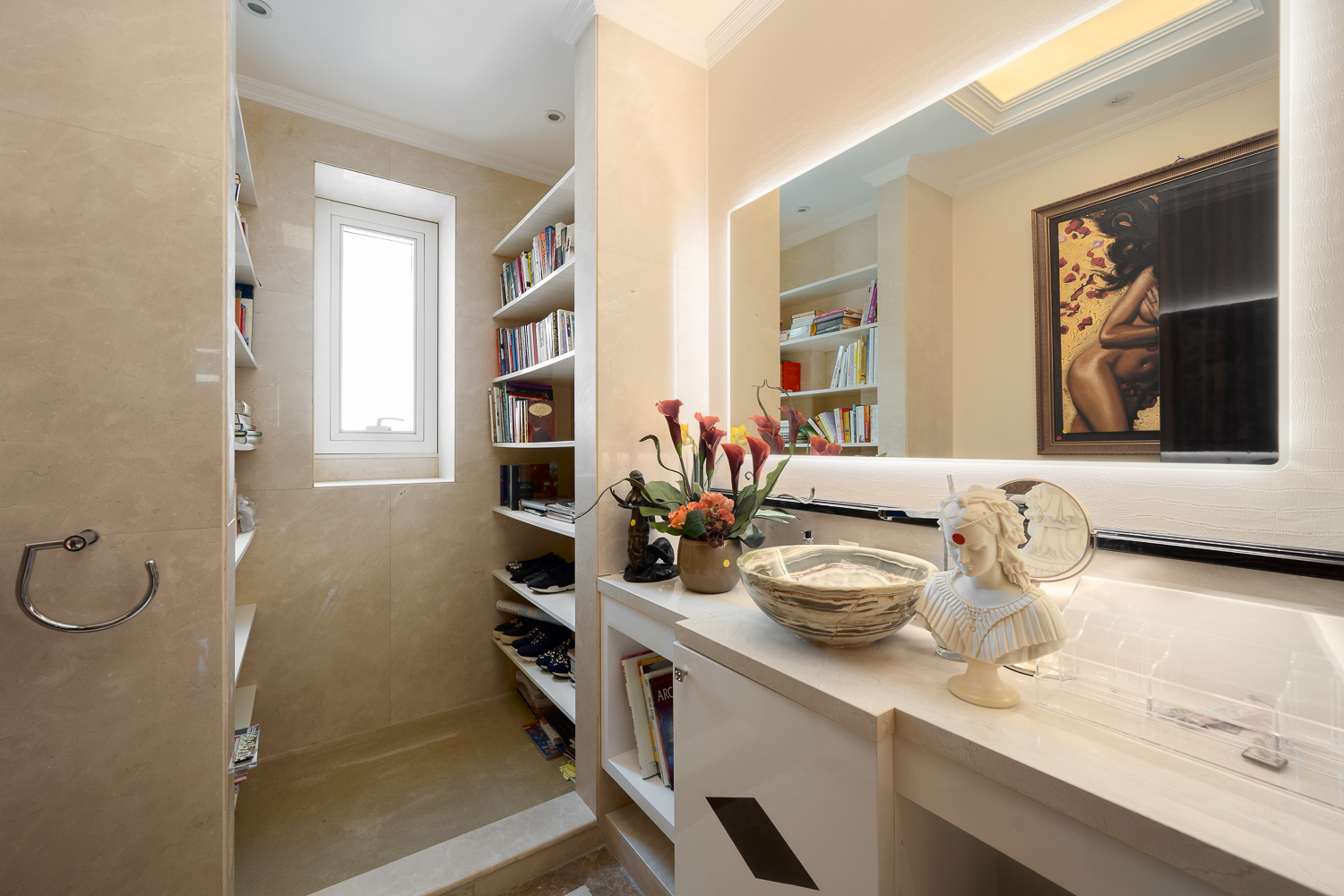 5 Bedrooms Villa in Sector P