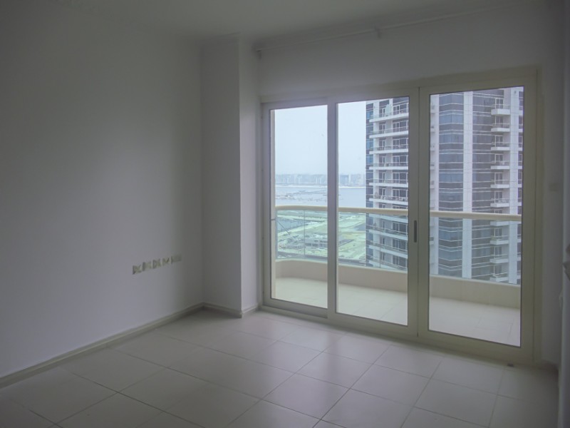 2 Bedrooms Apartment in The Royal Oceanic