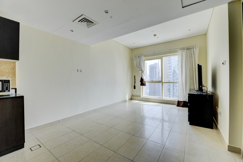 2 Bedrooms Apartment in The Royal Oceanic