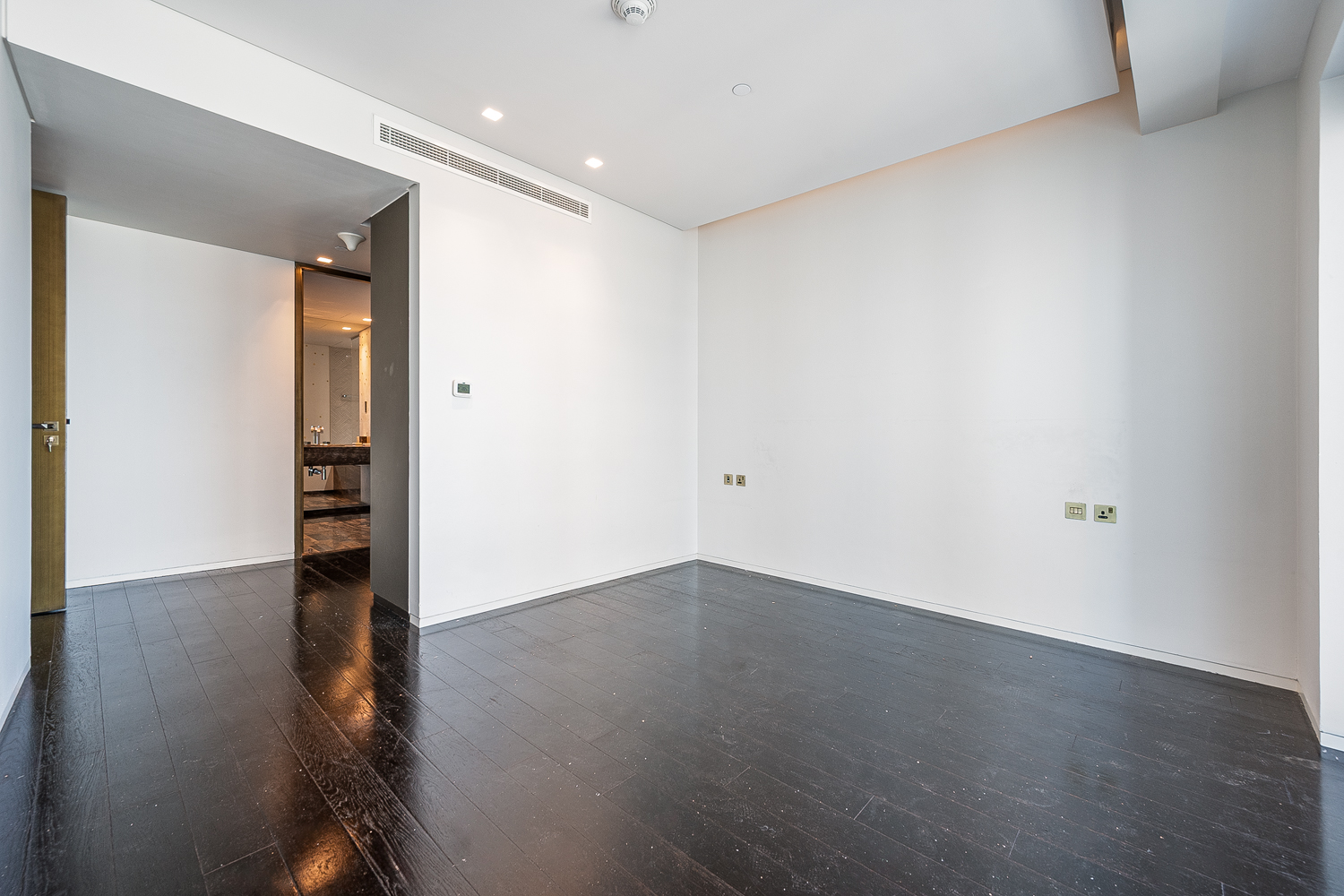 2 Bedrooms Apartment in Damac Heights