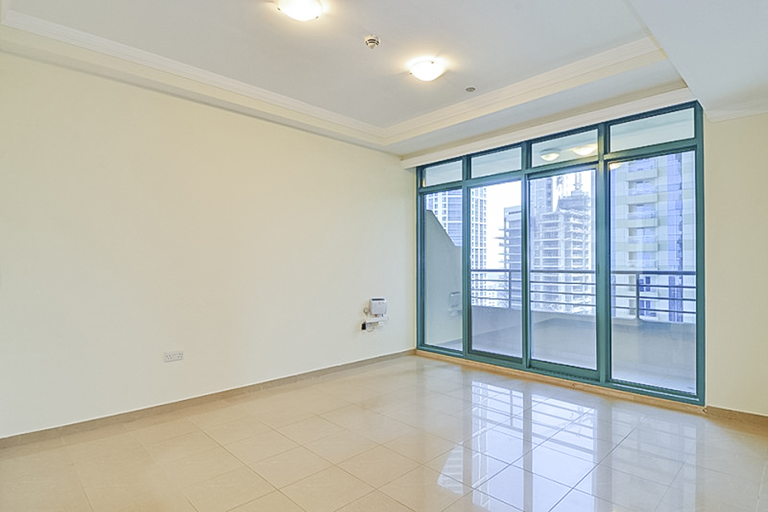 Managed | Unfurnished | Mid Floor | Community View