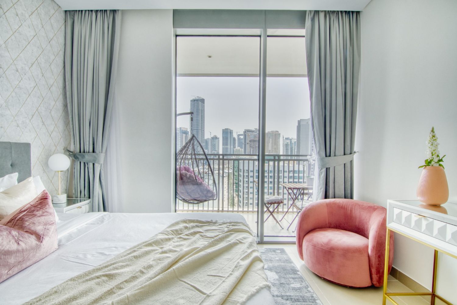 2 Bedrooms Apartment in 5242 Tower 2