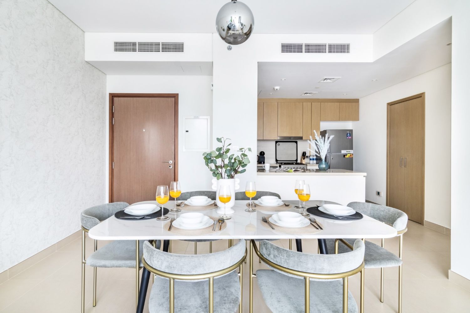 2 Bedrooms Apartment in 5242 Tower 2