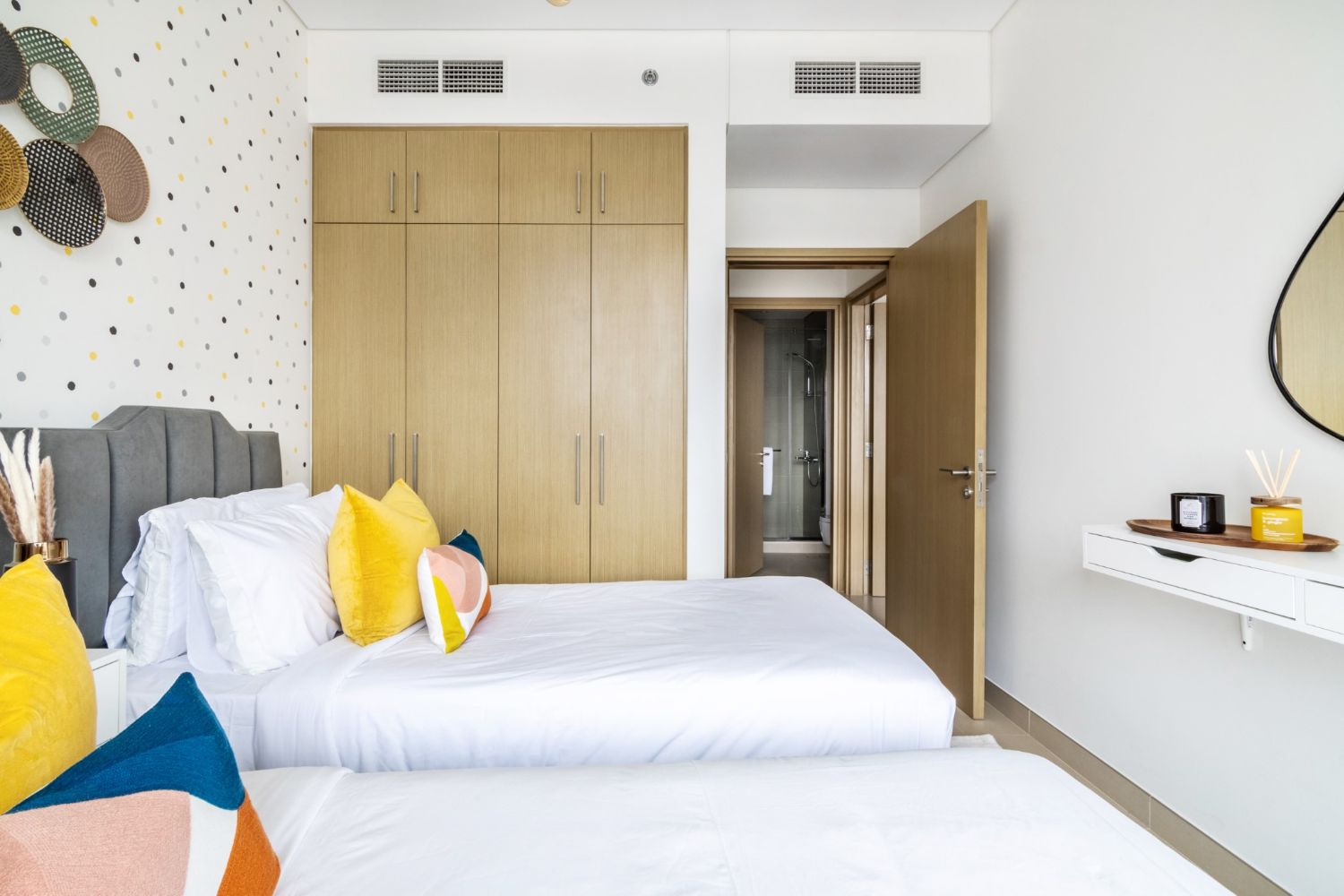 2 Bedrooms Apartment in 5242 Tower 2