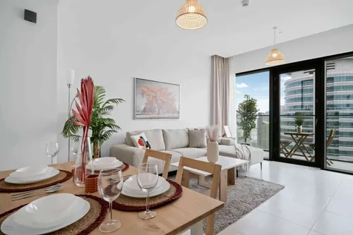 12 cheques | Furnished | Exclusive| Vacant