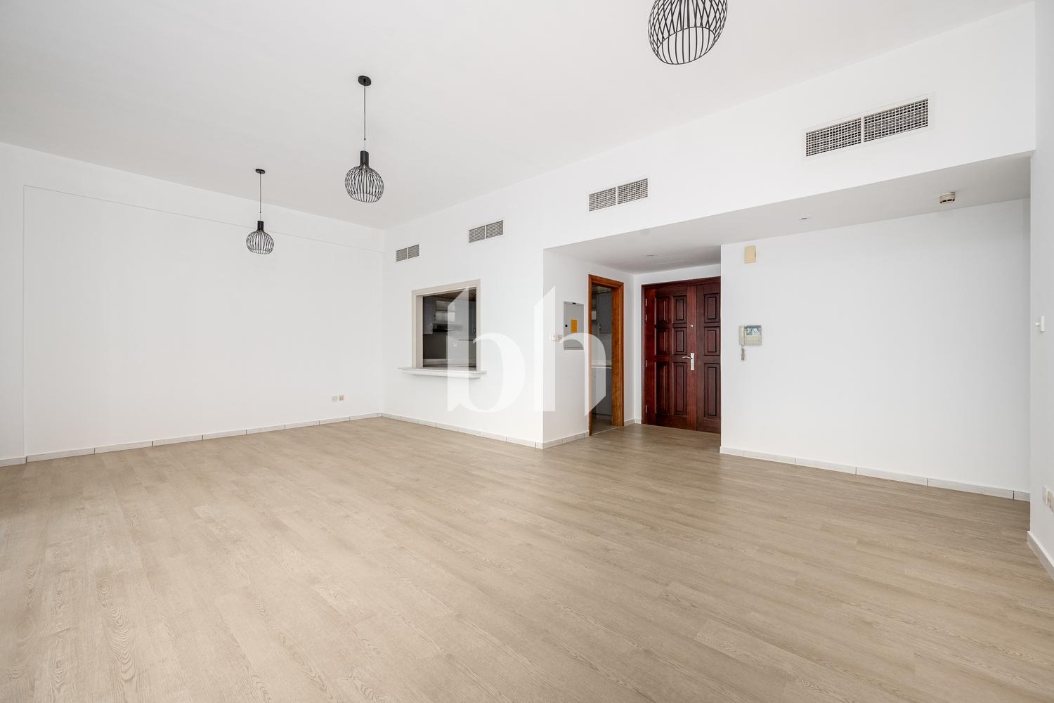 2+Maids| Large Balcony | Vacant April