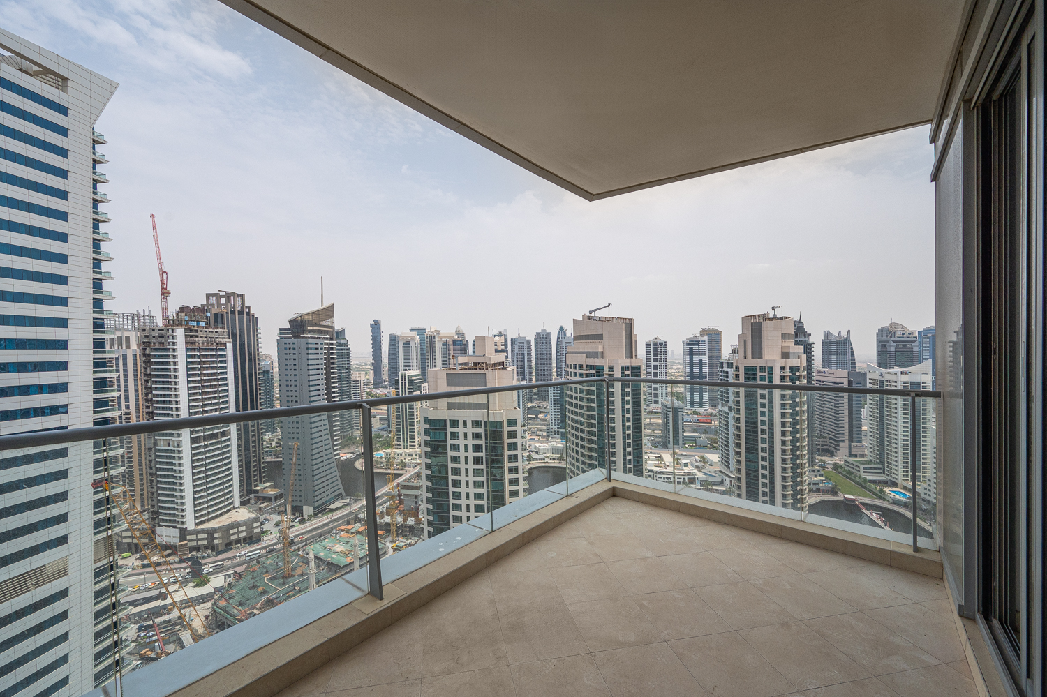 2 Bedrooms Apartment in Trident Grand Residence