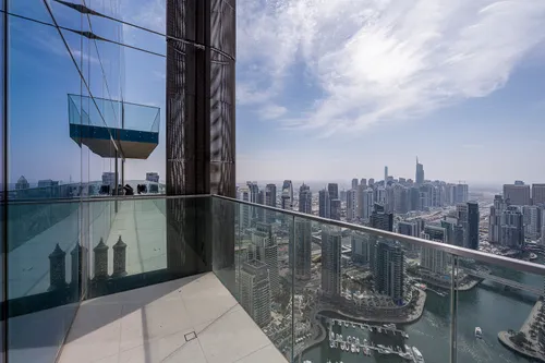 4 Bedrooms Penthouse in Marina Gate 1