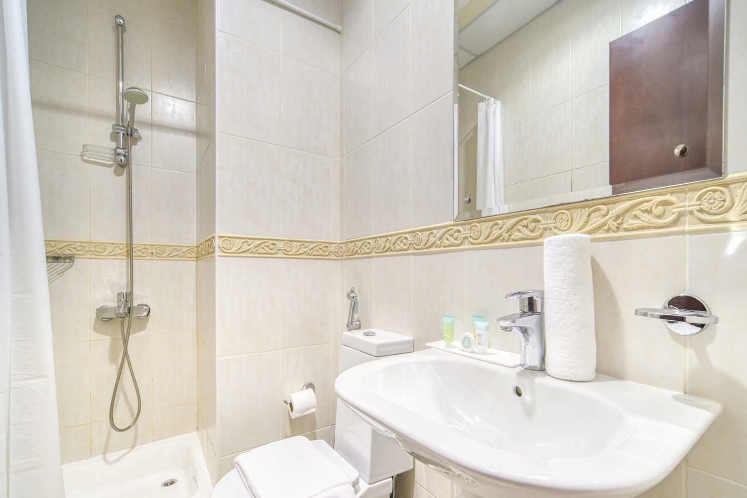 2 Bedrooms Apartment in Elite Residence