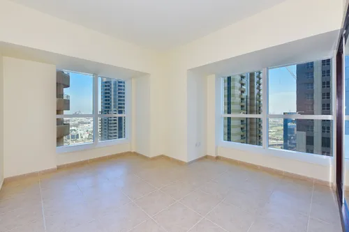 Spacious | Marina Living | Great Location