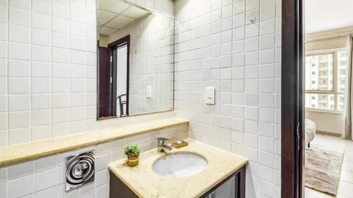 1 Bedroom Apartment in Marina Quays West