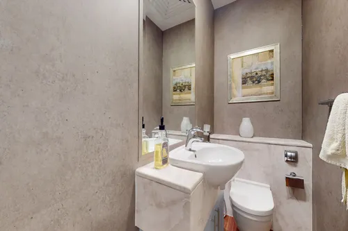 2 Bedrooms Apartment in Marina Heights