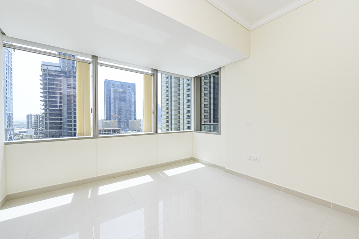 2 Bedrooms Apartment in Ocean Heights