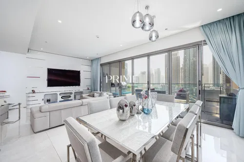 2 Bedrooms Apartment in Jumeirah Living Marina Gate