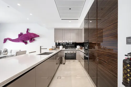 2 Bedrooms Apartment in Jumeirah Living Marina Gate