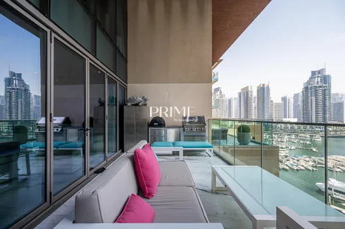 2 Bedrooms Apartment in Jumeirah Living Marina Gate