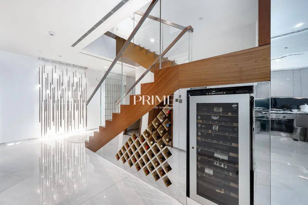 2 Bedrooms Apartment in Jumeirah Living Marina Gate