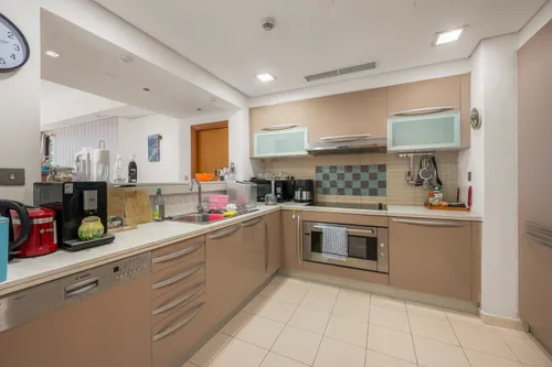 2 Bedrooms Apartment in Marina Residences 2