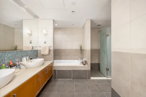 2 Bedrooms Apartment in Marina Residences 2