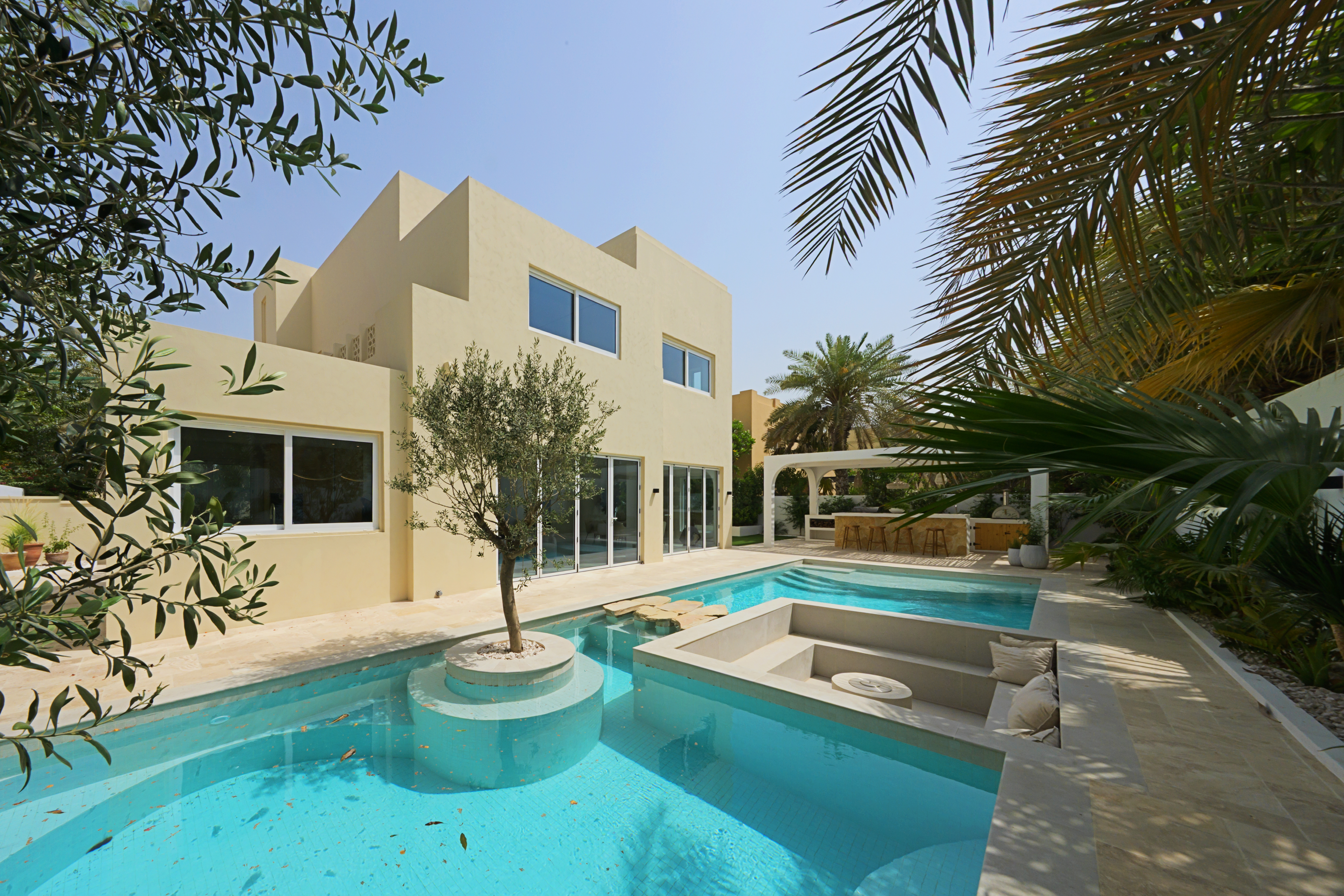 6 Bedrooms Villa in Al Mahra
