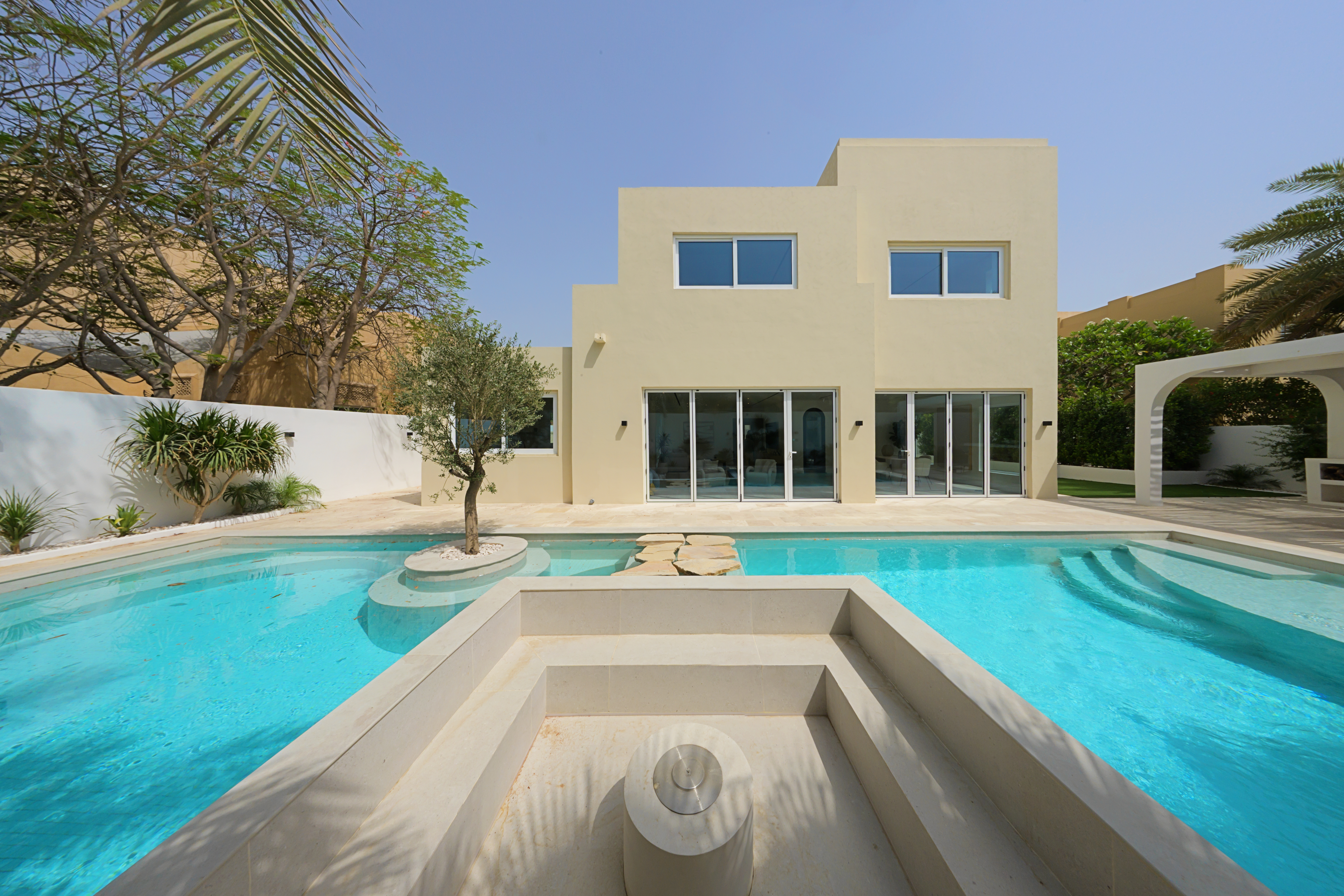 6 Bedrooms Villa in Al Mahra