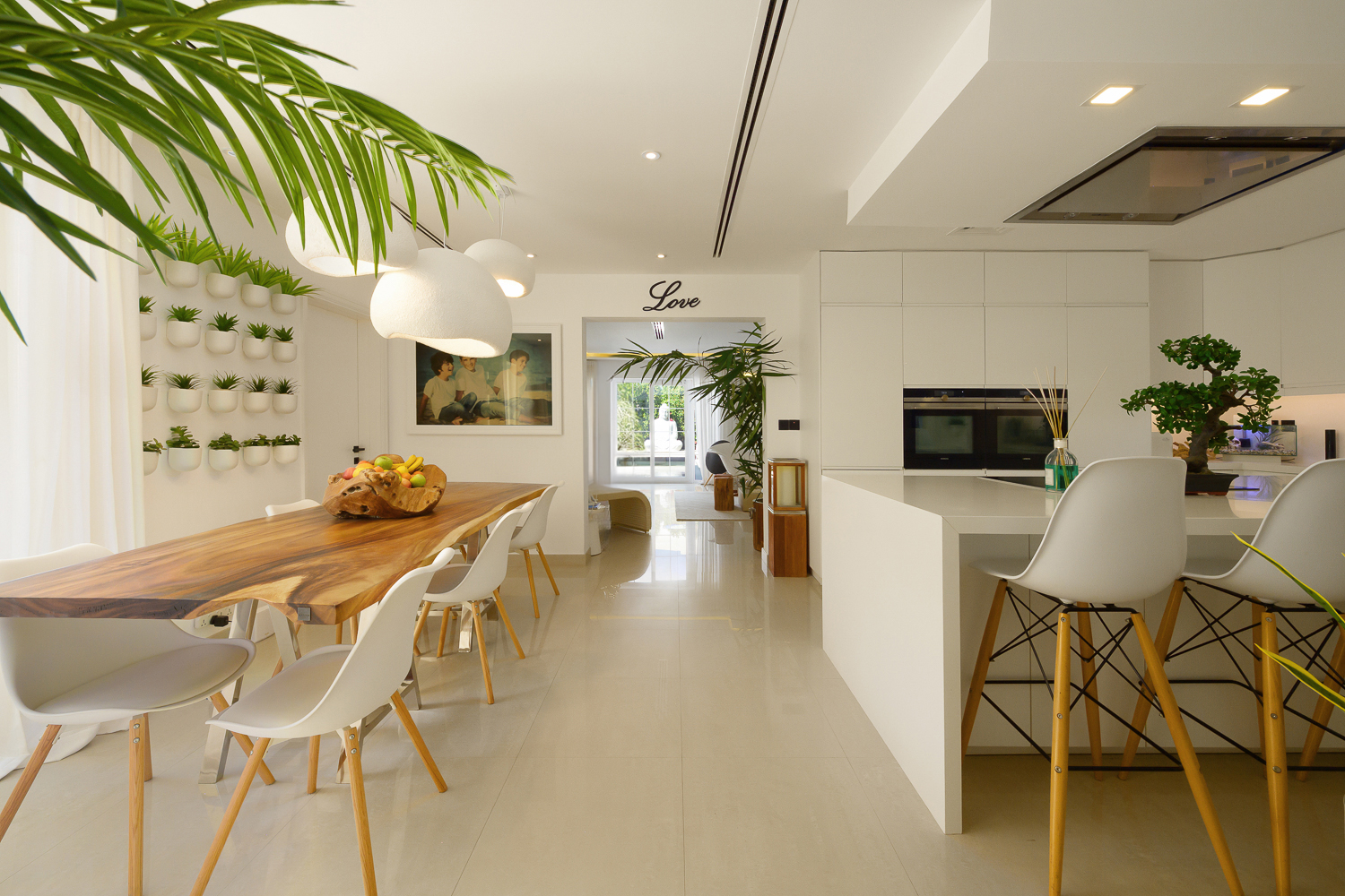 6 Bedrooms Villa in 1 Street, Terra Nova