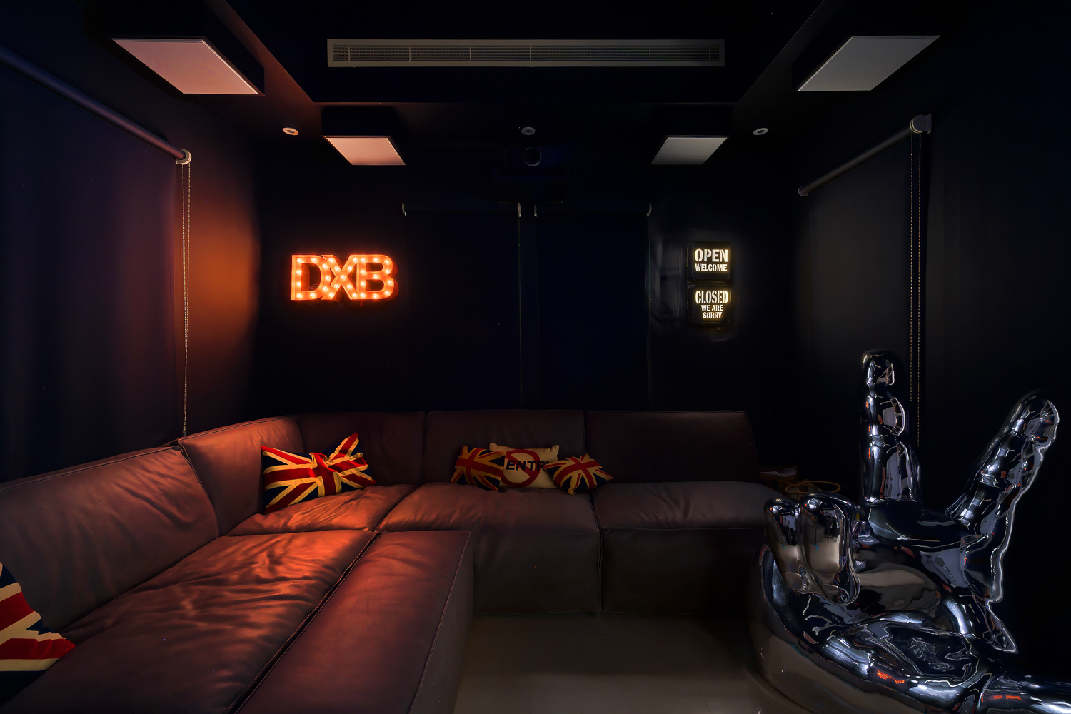 6 Bedrooms Villa in 1 Street, Terra Nova