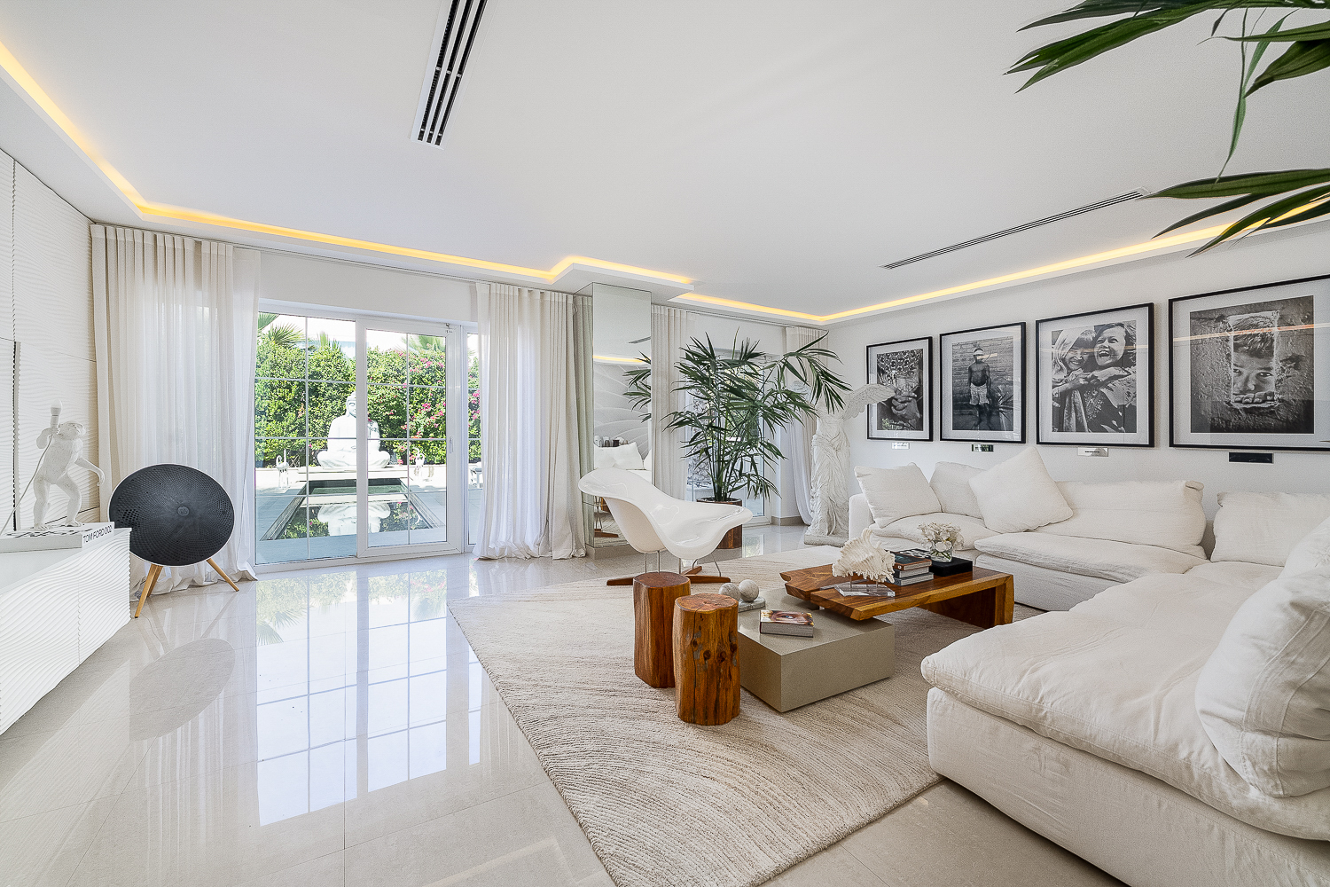 6 Bedrooms Villa in 1 Street, Terra Nova