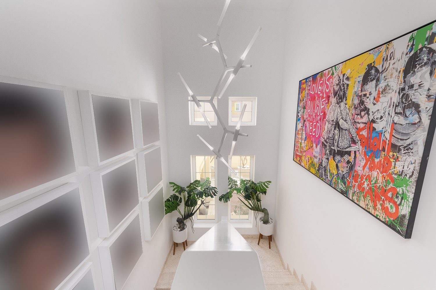 6 Bedrooms Villa in 1 Street, Terra Nova