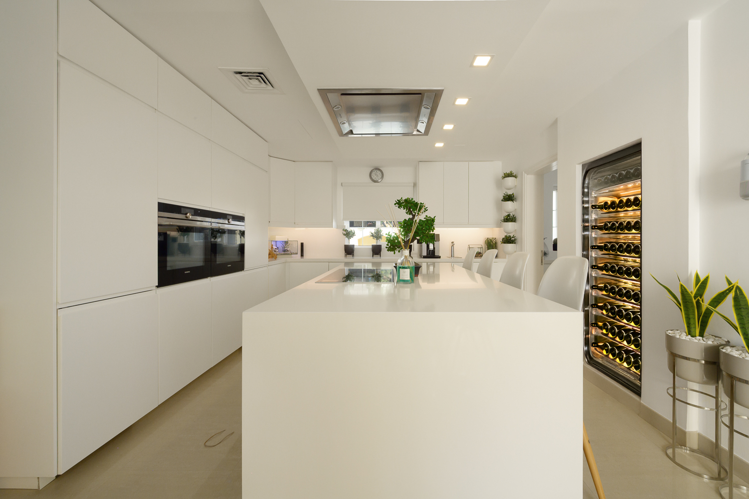 6 Bedrooms Villa in 1 Street, Terra Nova