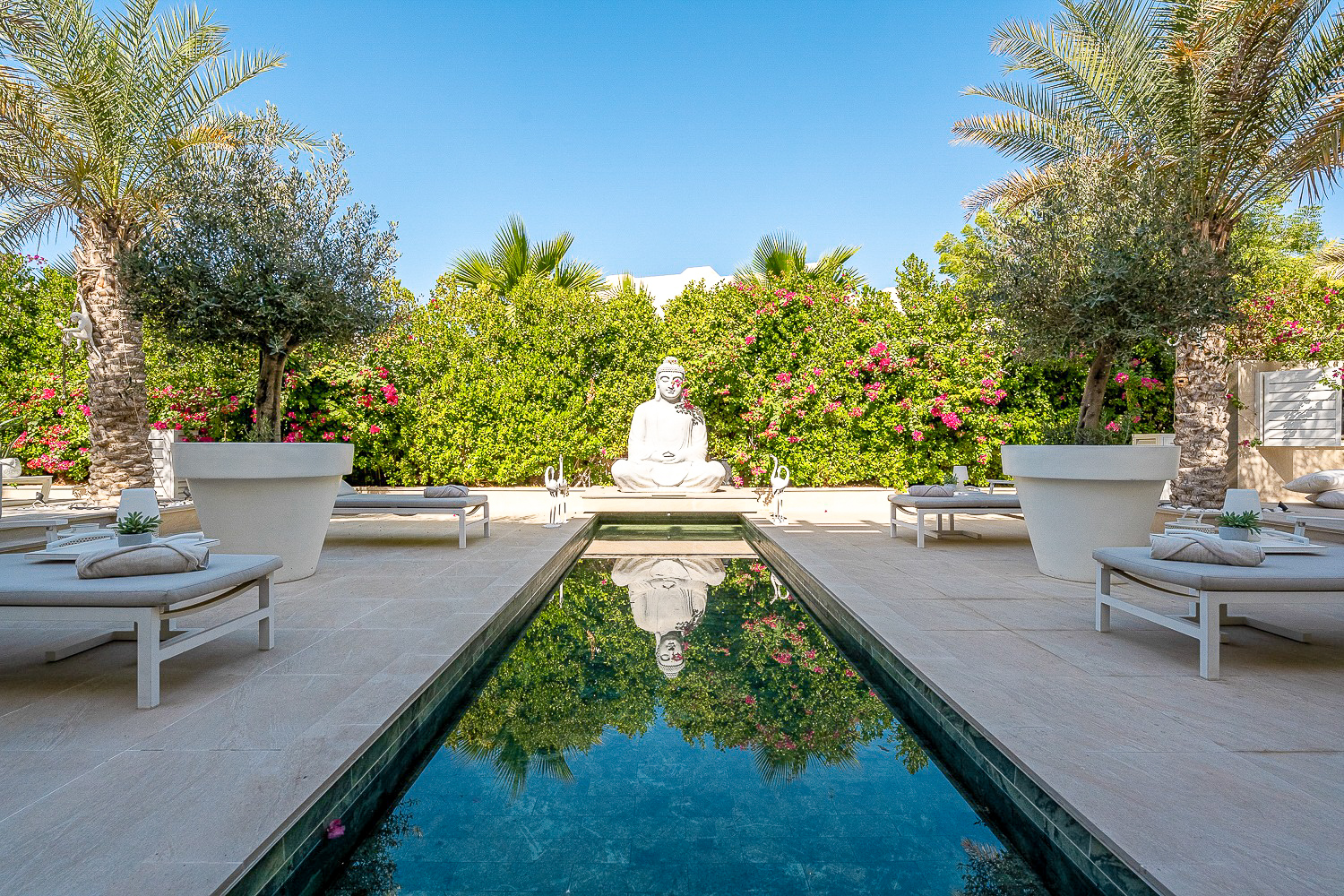 6 Bedrooms Villa in 1 Street, Terra Nova