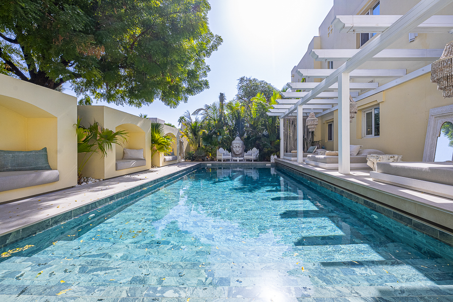 6 Bedrooms Villa in 1 Street, Terra Nova