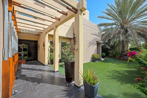 5 Bedrooms Villa in Saheel