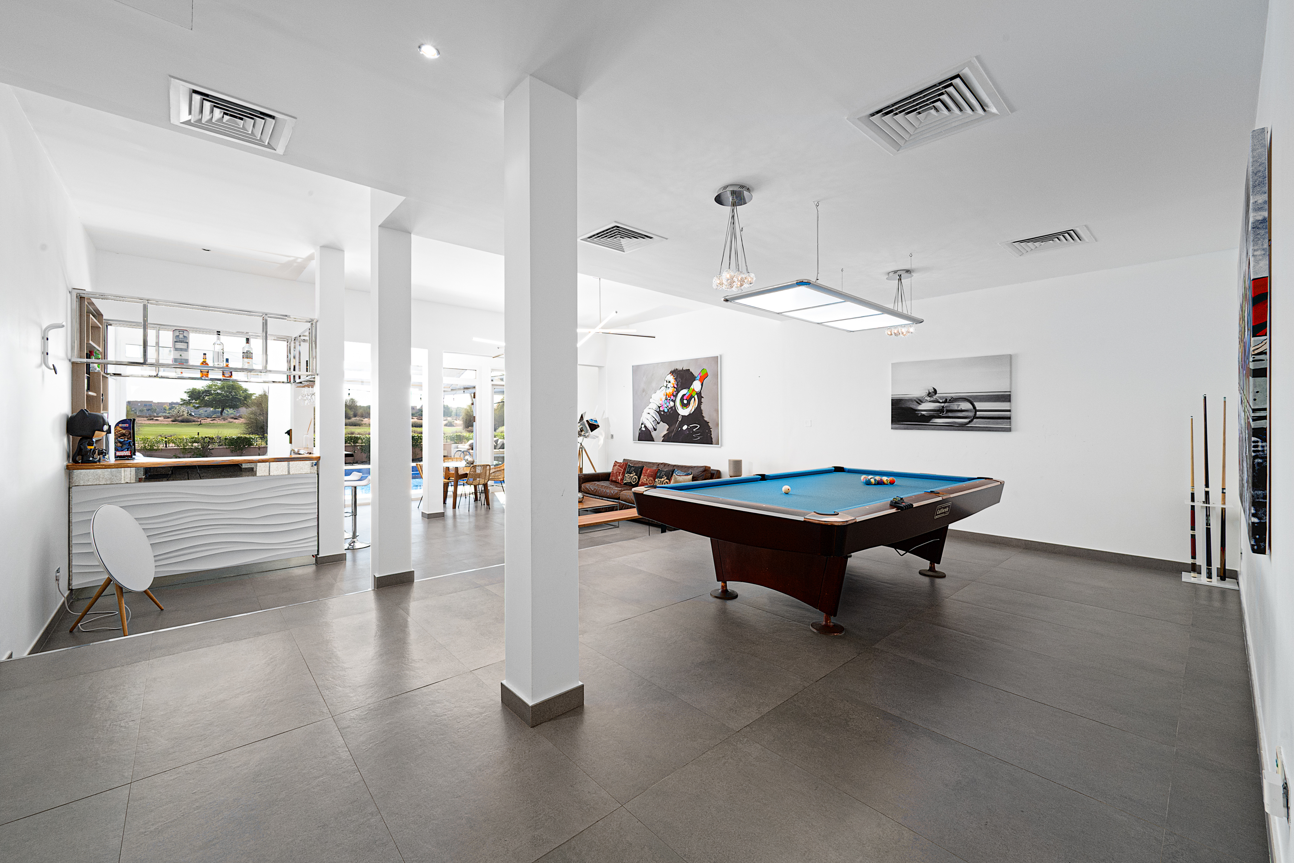 5 Bedrooms Villa in 1 Street