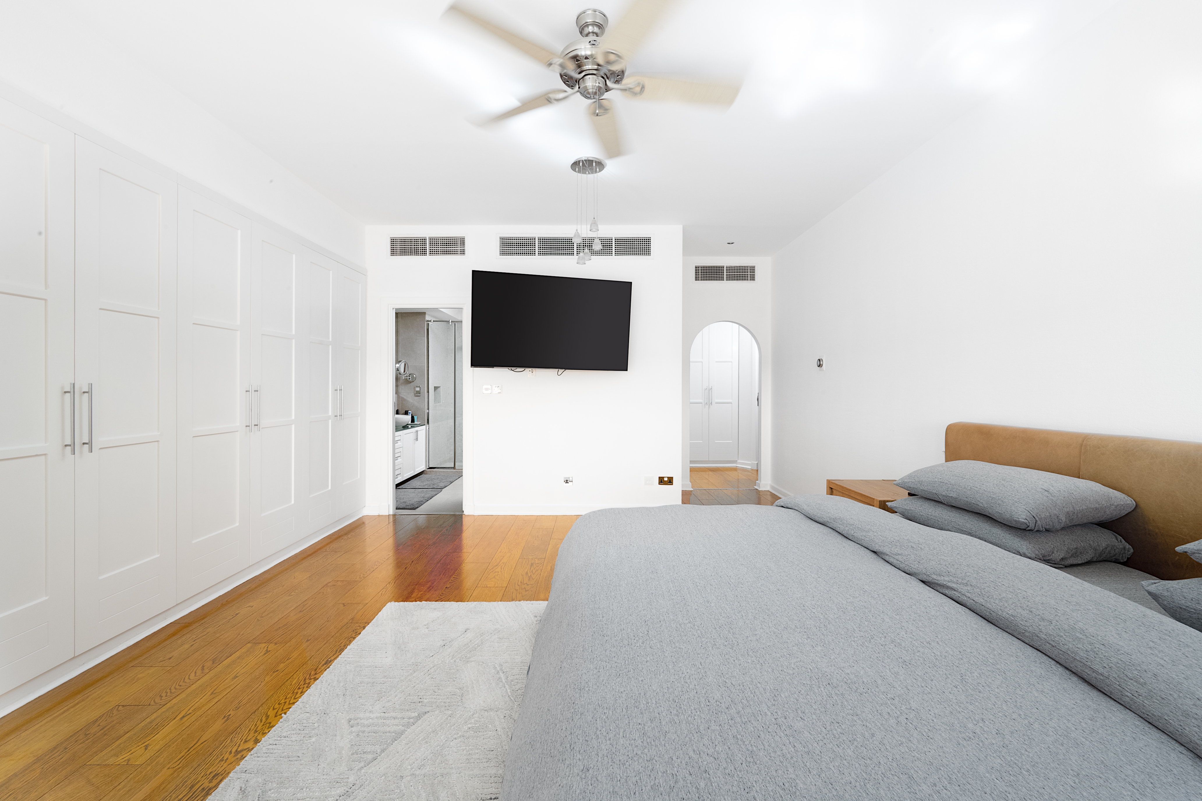 5 Bedrooms Villa in 1 Street