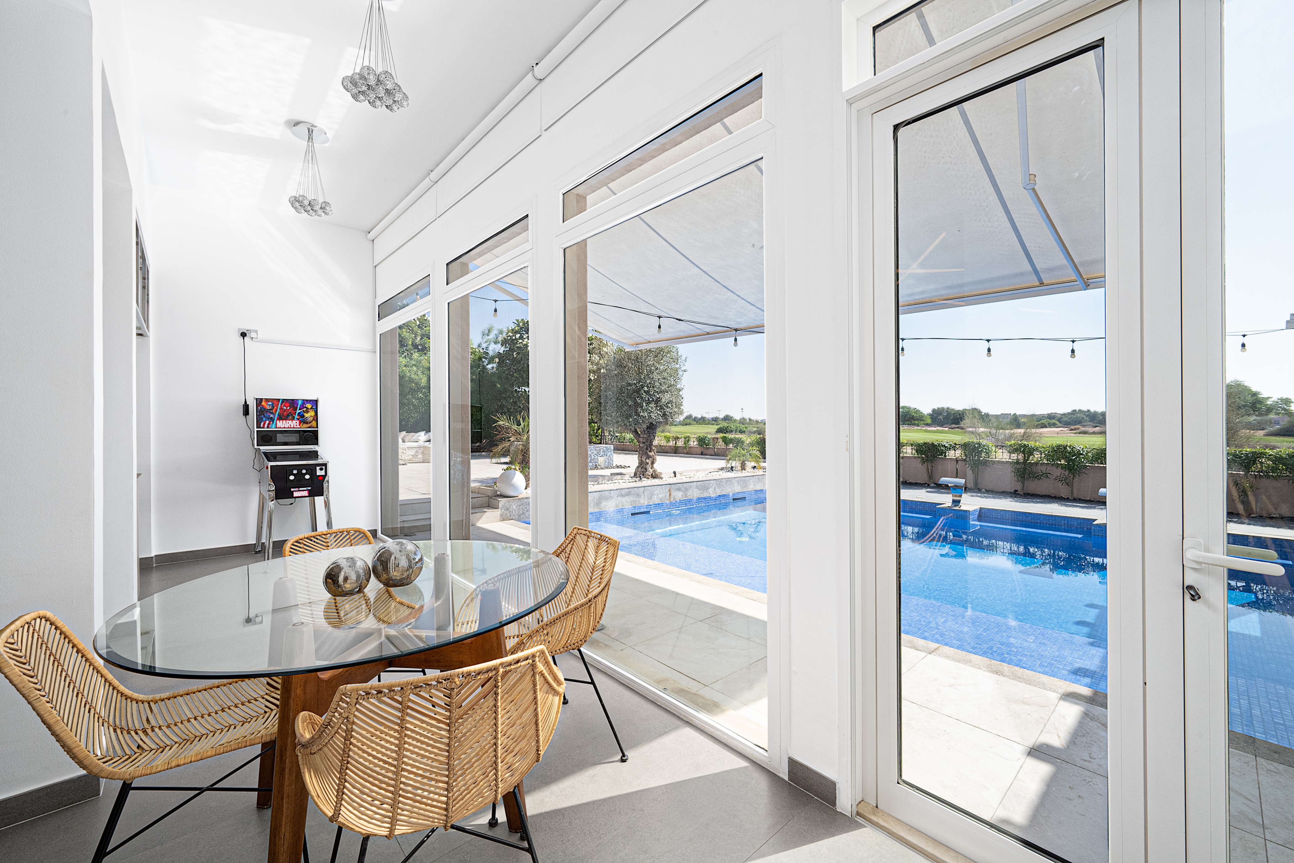 5 Bedrooms Villa in 1 Street