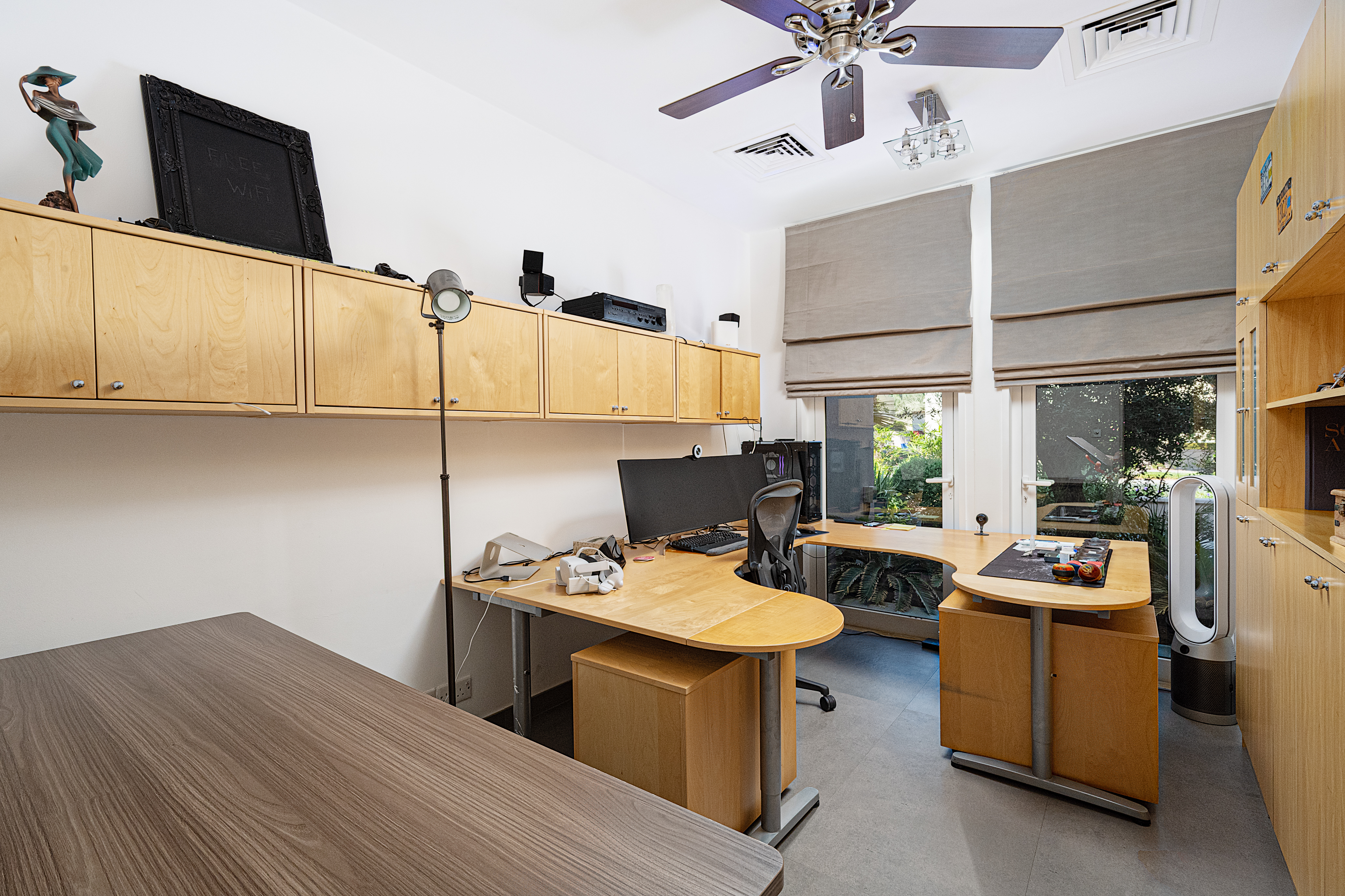 5 Bedrooms Villa in 1 Street