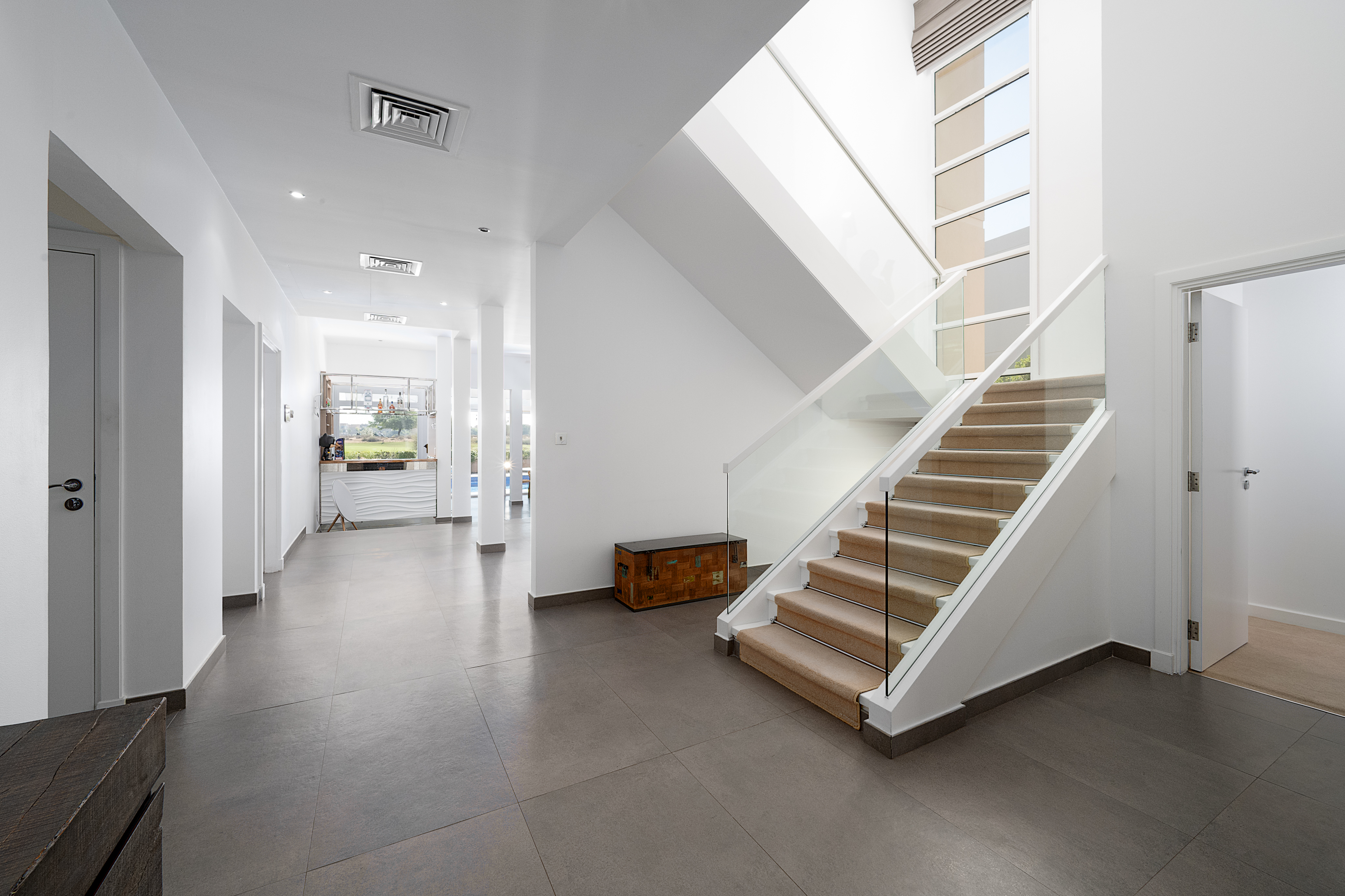 5 Bedrooms Villa in 1 Street