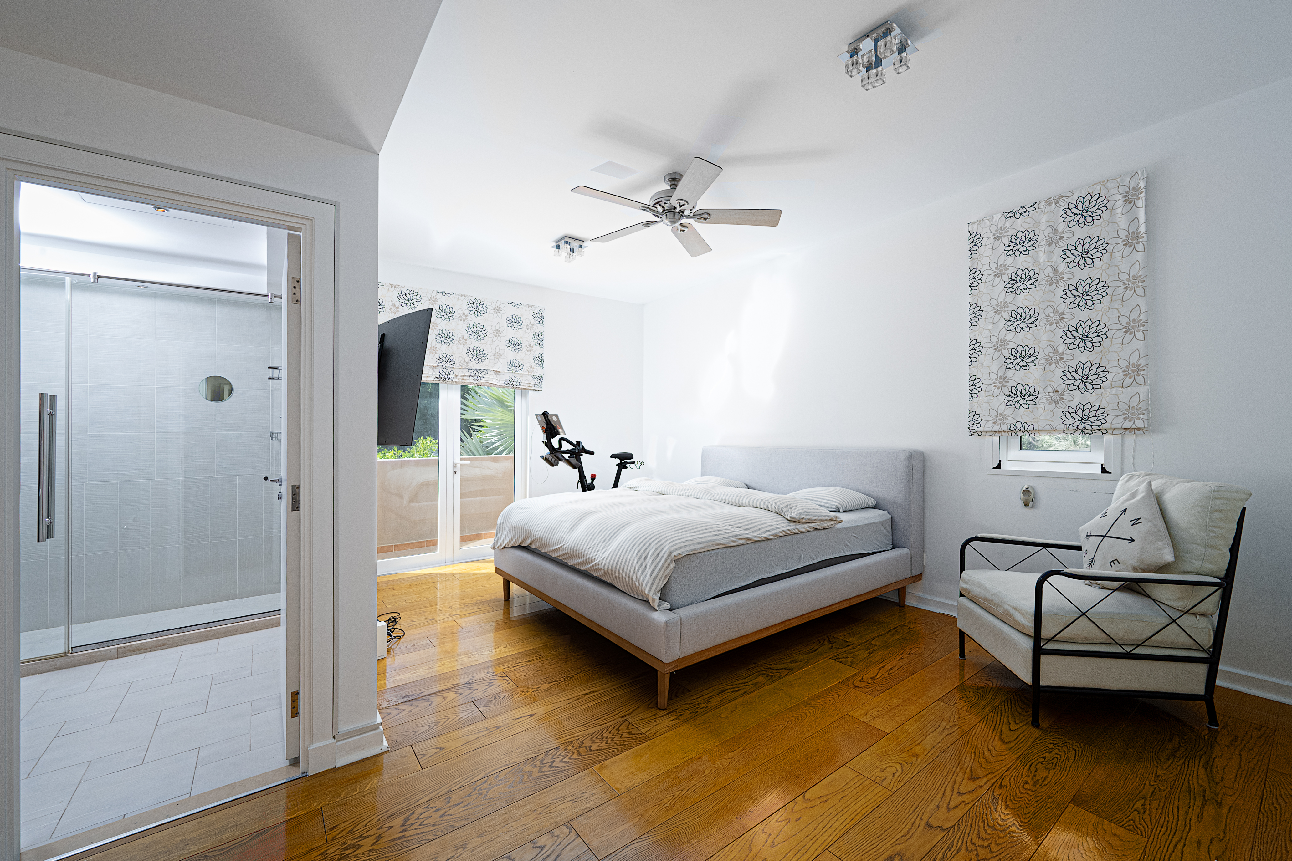 5 Bedrooms Villa in 1 Street