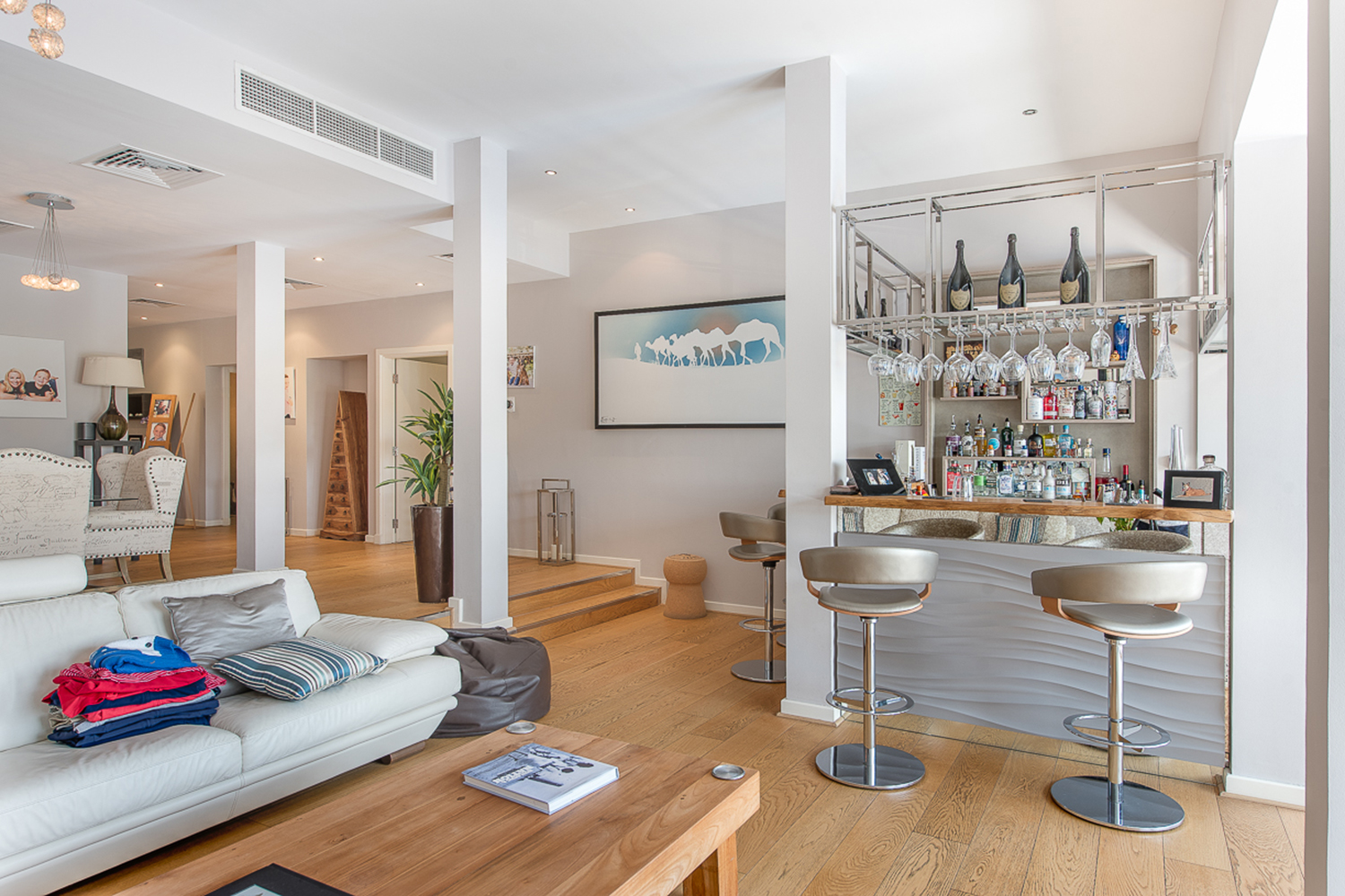 5 Bedrooms Villa in 1 Street