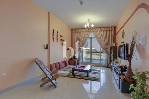 Vacant | Closed Kitchen | Unfurnished