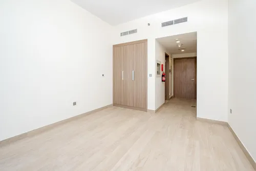 Bright Studio | Large Layout | Modern Interior