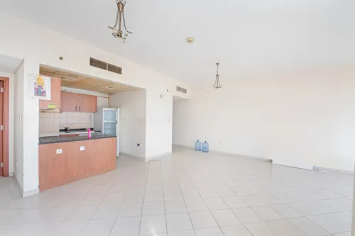 2 Bedrooms Apartment in The Crescent B