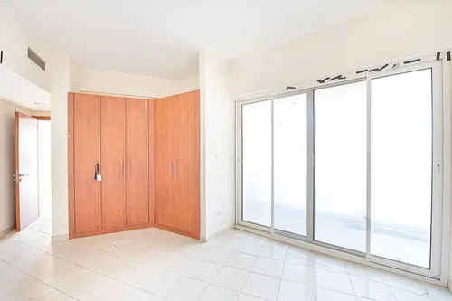 2 Bedrooms Apartment in The Crescent B